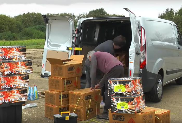 Fuochi artificio in auto, uso non personale mai oltre 20 kg - Sicurezza 