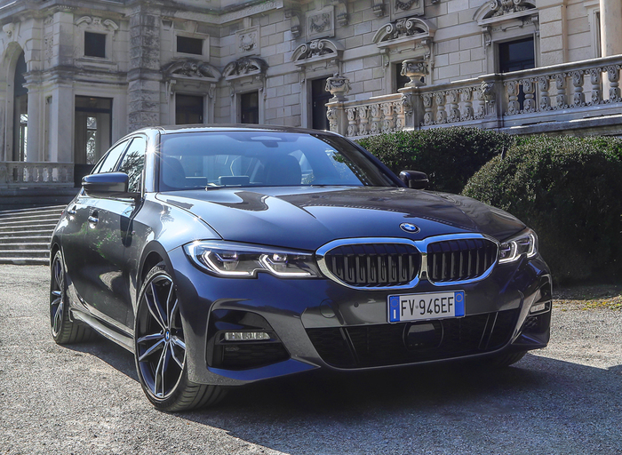 BMW Serie 3: la tecnologica che non dimentica il piacere di guida