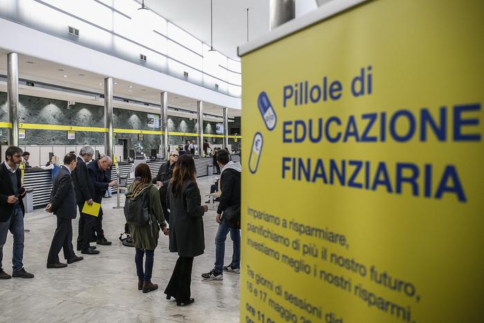 Poste: 'Più educazione finanziaria per scelte più consapevoli'