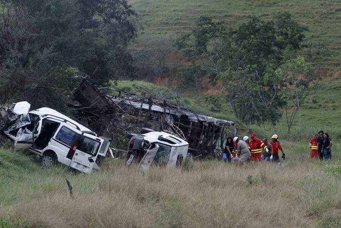 Brasile Bus Si Ribalta Almeno Morti Notizie Ansa It