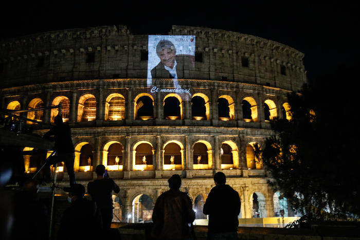 Addio A Gigi Proietti I Funerali Oggi A Roma Lutto Cittadino Speciali Ansa It