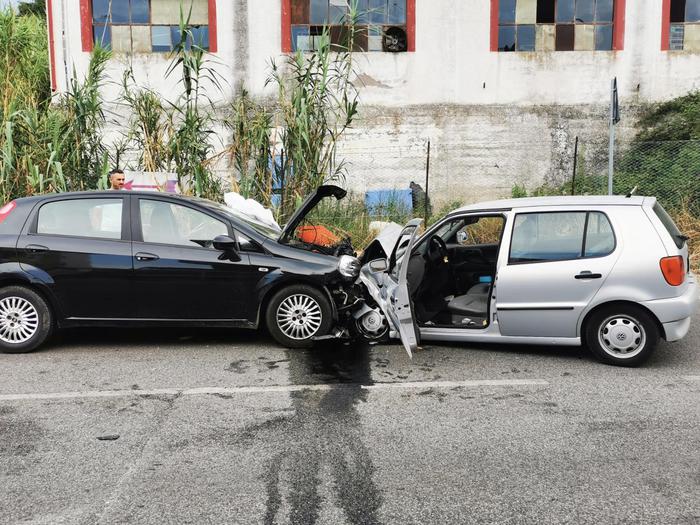 Incidenti Stradali: Frontale Tra Auto, Un Morto Sulla SS 16 - Notizie ...