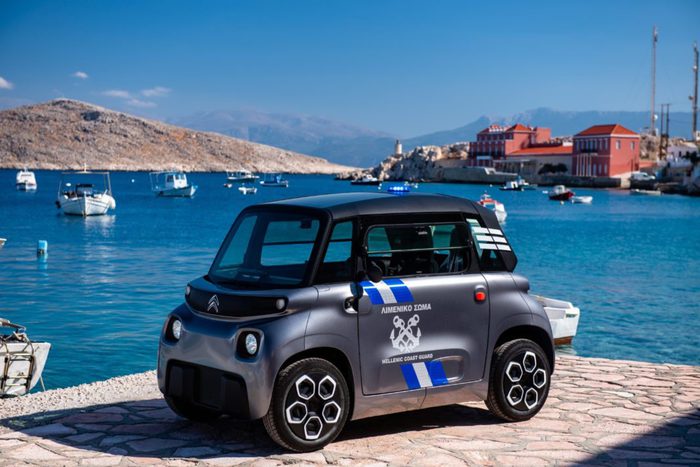 Citroën Ami, alla Polizia greca la 'volante' elettrica - Eco Mobilità 