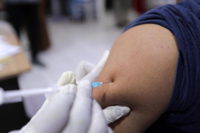 Vaccini, in Toscana esaurite prenotazioni 15400 dosi ...