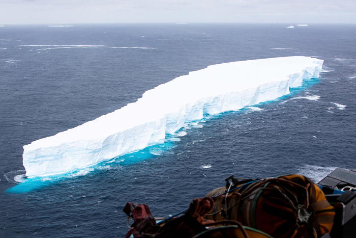 L'iceberg più grande al mondo si stacca dall'Antartide - Ultima ora 