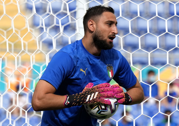 Gianluigi Donnarumma: Italy goalkeeper set for PSG medical this weekend  while on international duty - reports - Eurosport