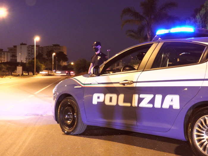 Pistola-giocattolo contro agenti, denunciato un 18enne a Taranto – Notizie