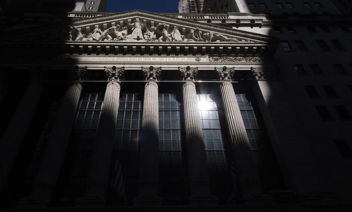 Wall Street in calo con attacco Iran, Nasdaq -2,12%