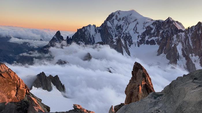 Due alpinisti cinesi bloccati sul Dente del Gigante, soccorsi difficili – Notizie – Ansa.it