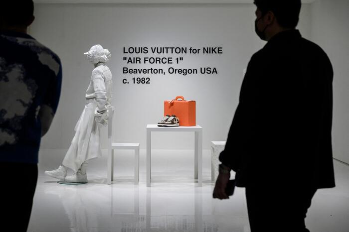 Le Nike Air Force 1 x Louis Vuitton all'asta da Sotheby's: si parte da 2000  euro per la creazione di Virgil Abloh