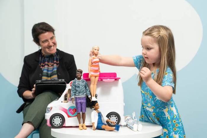 Il gioco con le bambole stimola i bambini a parlare dei sentimenti - Teen 