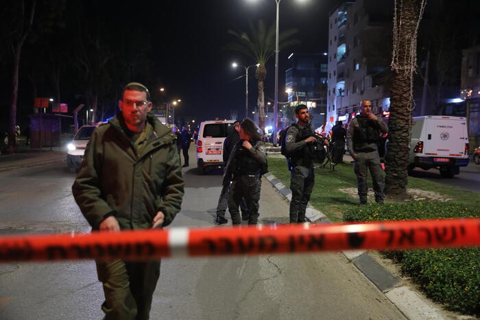 Israele: Attentato Hadera, Bennett Ordina Rinforzi Sicurezza - Medio ...