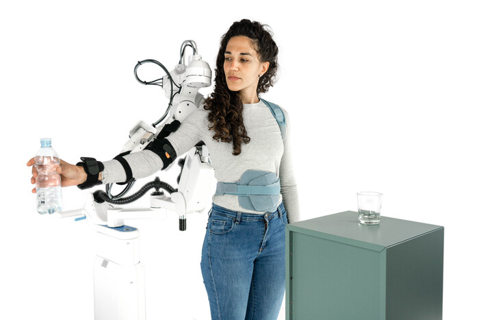 Pronto esoscheletro robot per la riabilitazione del braccio