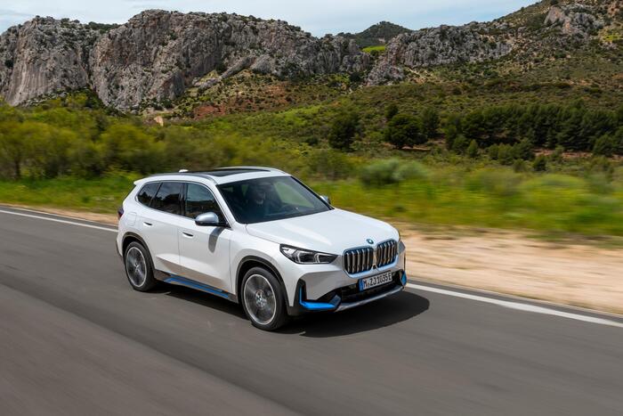 BMW X1, il nuovo Suv cresce in tecnologia, comfort e qualità - La Prova di  ANSA Motori 