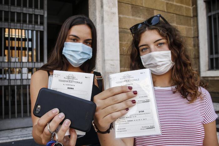 A Milano 10.800 Diciottenni Chiamati Al Voto Per La Prima Volta ...