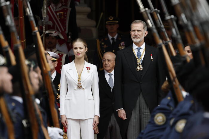 Princess Leonor of Bourbon’s Historic Oath to the Constitution and the Spanish Throne