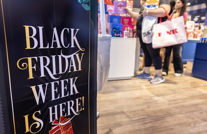 Al via i super sconti del Black Friday, affari per 4 miliardi – Notizie – Ansa.it