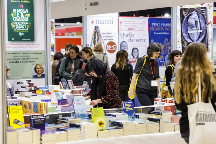 Editoria: nel 2023 continua la crescita delle librerie e la