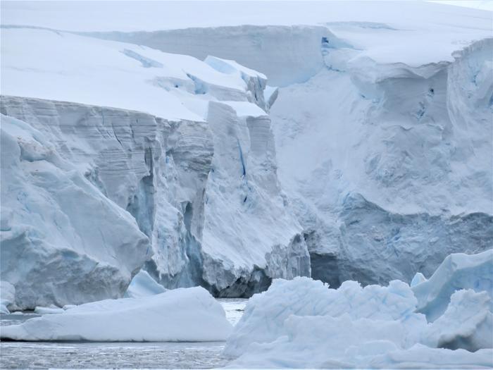 Antarctica, the Cadman Glacier has started to melt - Global Happenings