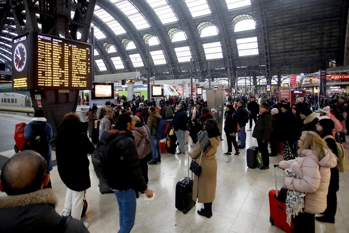 Sindacati, alta adesione sciopero treni, punte del 100%