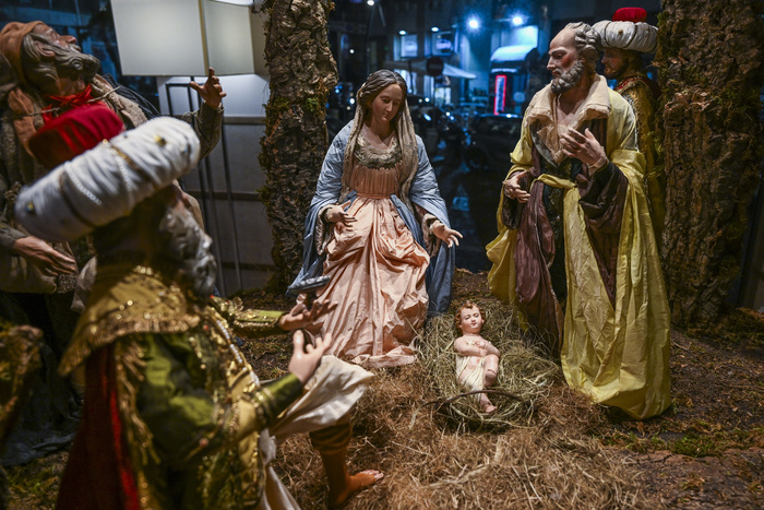 Dilemma natalizio: albero o presepe? Le tradizioni dell'8 dicembre -  TerranostraNews