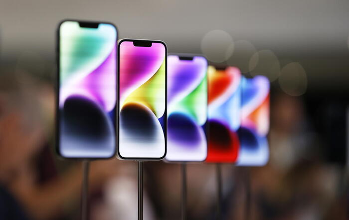 Entro la primavera arriva l'iPhone economico con l'IA