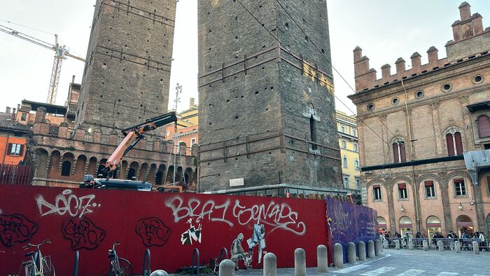 Culture min earmarks 5mn to fix leaning tower of Bologna