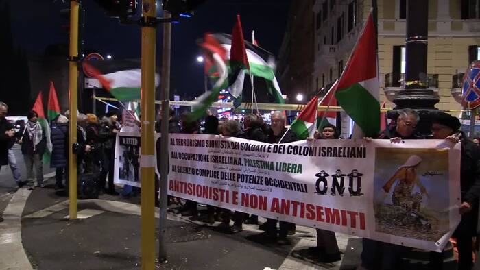 Presidio Per La Palestina Di Fronte All'ambasciata Britannica A Roma ...