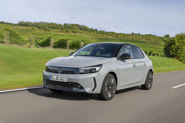 Opel Corsa: telecamera e radar per sicurezza top - New Tech 