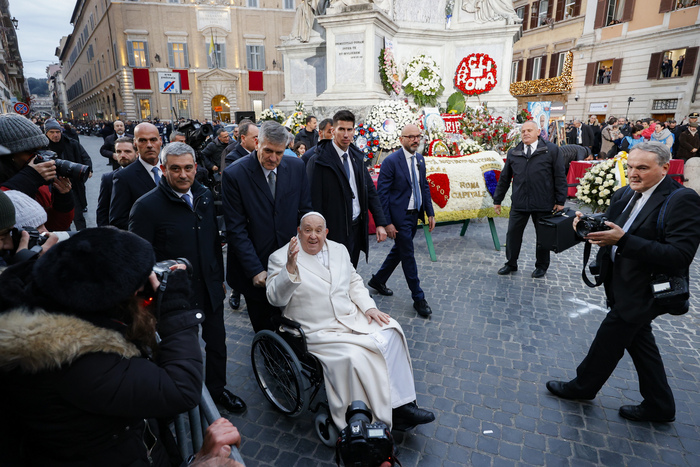 Our destiny is peace, not war says Pope in homage to Our Lady