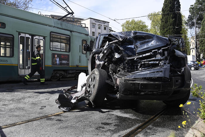 Incidente d auto per Ciro Immobile scontro con un tram a Roma