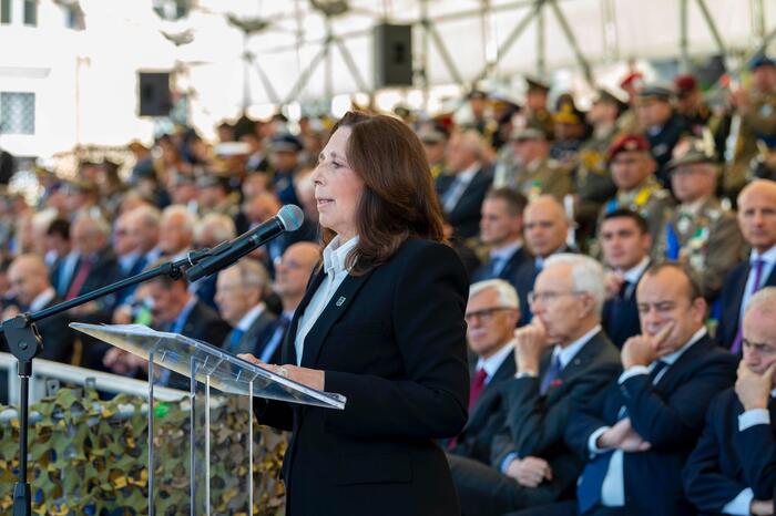 162 anni dell'Esercito italiano: orgoglio della Patria che fa sventolare il  tricolore nel mondo