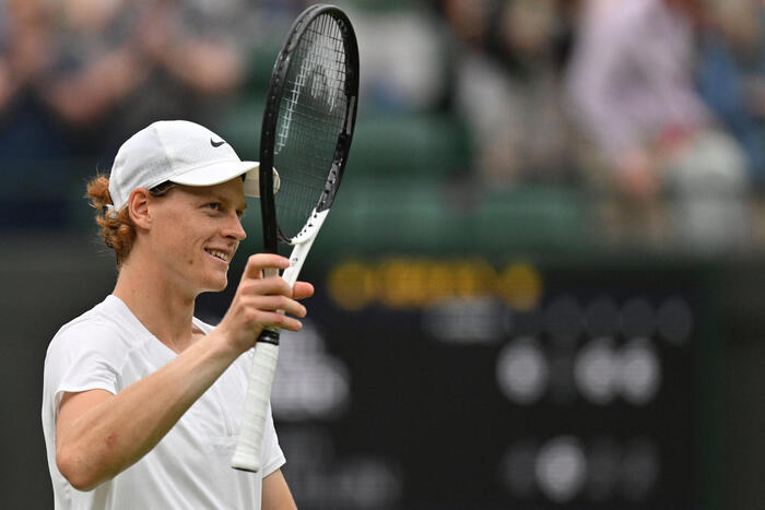 Jannik Sinner in semifinale a Wimbledon: è il terzo italiano nella