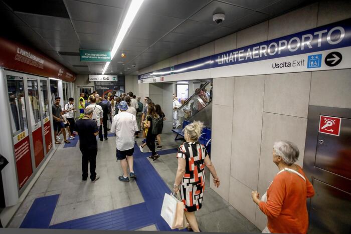 Milano inaugura la metro M4. Sala, 'è un'opera epocale'