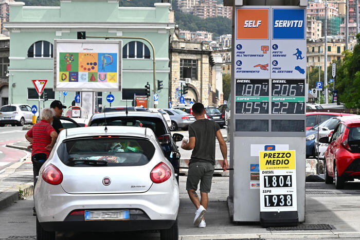 'I distributori non comunicano bene i prezzi della benzina al Ministero'