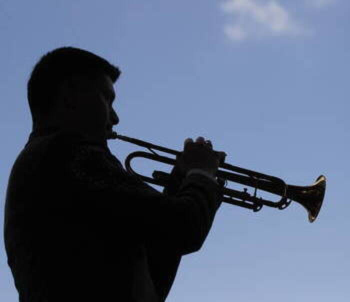 A trumpet blast is heard, a village hunting night player - News - The ...