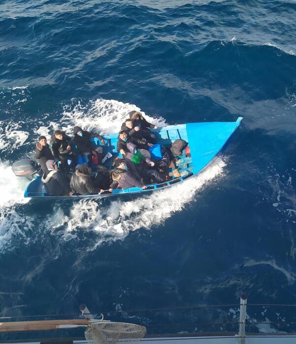 Sbarco di migranti nel sud Sardegna, arrestati tre scafisti – Notizie
