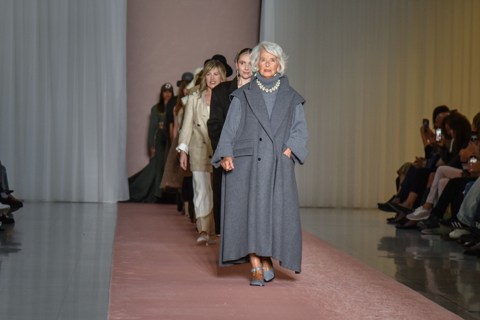 Breast cancer survivors kick off Milan Fashion Week - Fashion & Luxury 