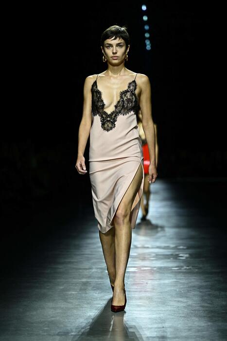 Gucci é eleita marca de luxo mais transparente de 2023 - Moda e Sociedade -  ANSA Brasil