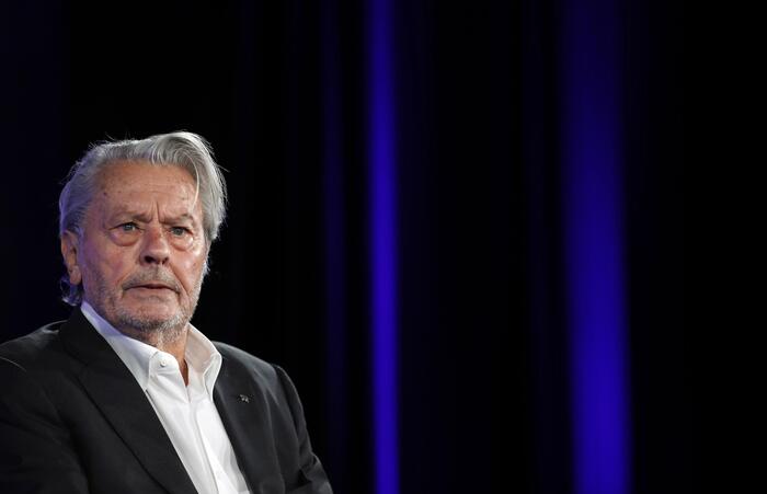 Tutela giuridica ‘rafforzata’ per Alain Delon – Cinema – Ansa.it