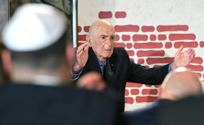 Poco più di dieci le voci degli ultimi sopravvissuti alla Shoah