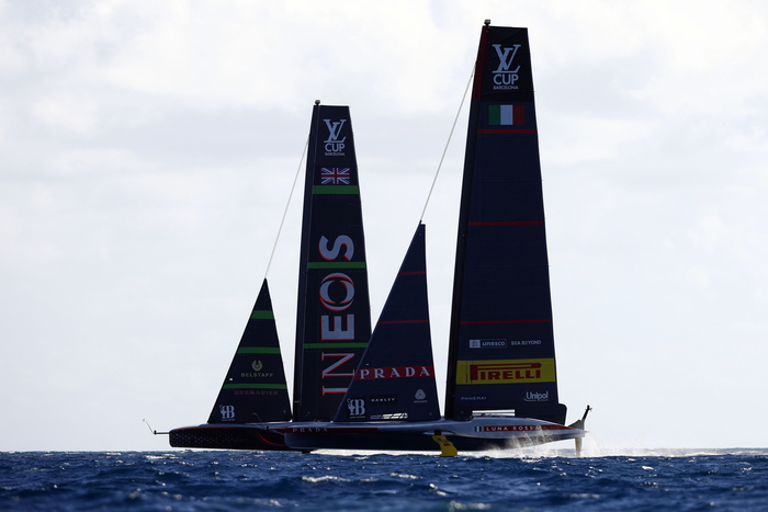 Louis Vuitton Cup: Luna Rossa rompe poi si riscatta, 4-4 con Ineos Britannia nelle finali di Barcellona – Notizie – Ansa.it