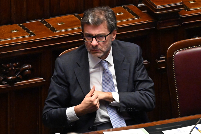 Giorgetti, trattamento ‘migliore’ sulle spese per i figli – Economia – Ansa.it