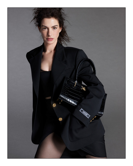 Anne Hathaway e Cillian Murphy testimonial di Versace Icons – Moda – Ansa.it