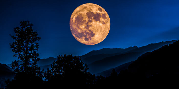 La terza Superluna dell’anno, la più grande - La DIRETTA