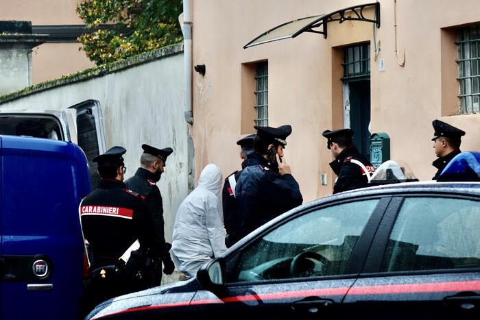 Uccide la moglie in casa nell’Alessandrino e chiama il 112 – Notizie – Ansa.it