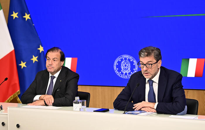 Giorgetti: ‘Confermato il cuneo, nessuno avrà nuove tasse. Non ci sono misure sul catasto’ – Notizie – Ansa.it