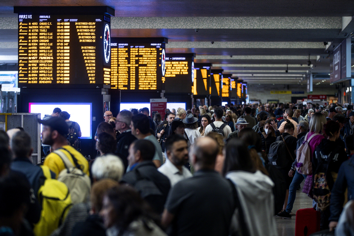 Train chaos:RFI freezes contract with firm accused of glitch