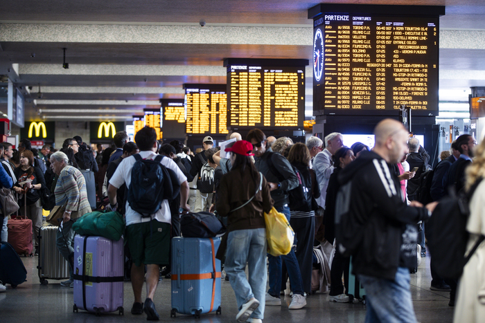 Guasto alla linea a Roma, ritardi e 100 treni cancellati – Notizie – Ansa.it