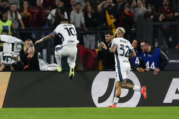 All'Olimpico, l'Inter batte la Roma 1-0 con un gol di Lautaro Martinez al 60' CRONACA e FOTO